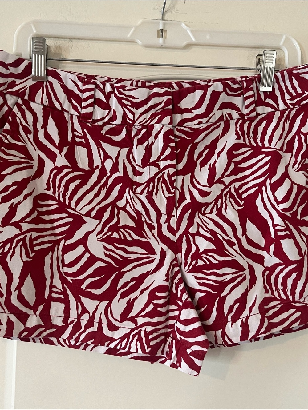 LOFT Dark Red and White Cotton Shorts Women’s Size 10
